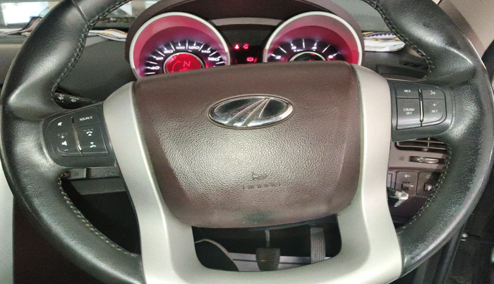 2014 Mahindra XUV500 W8, Diesel, Manual, 99,483 km, interior