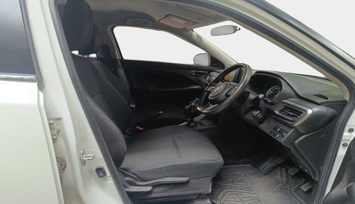2022 Maruti BREZZA VXI SMART HYBRID, Petrol, Manual, 18,395 km, interior