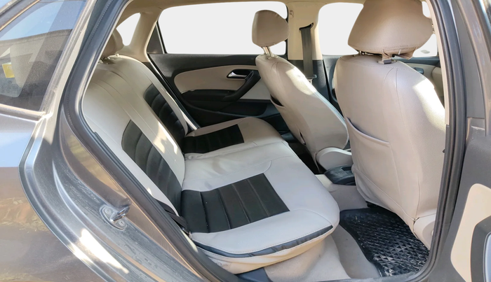 2010 Volkswagen Polo HIGHLINE1.2L, Petrol, Manual, 1,14,263 km, interior