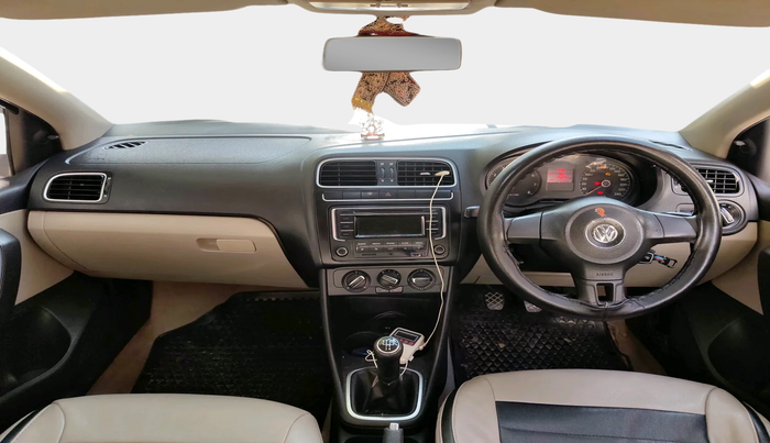 2010 Volkswagen Polo HIGHLINE1.2L, Petrol, Manual, 1,14,263 km, interior