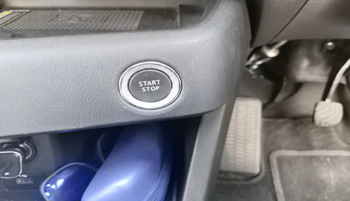 2024 Nissan MAGNITE XV PREMIUM TURBO CVT, Petrol, Automatic, 9,304 km, interior