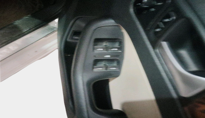 2013 Volkswagen Jetta HIGHLINE TDI AT, Diesel, Automatic, 1,59,968 km, interior