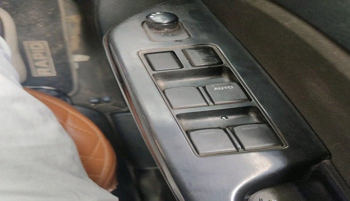 2013 Maruti Swift VDI, Diesel, Manual, 1,63,932 km, interior