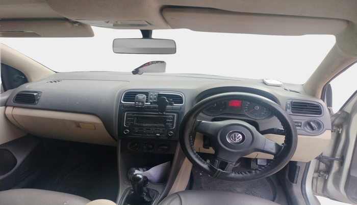 2012 Volkswagen Vento TRENDLINE 1.6, Petrol, Manual, 92,890 km, interior