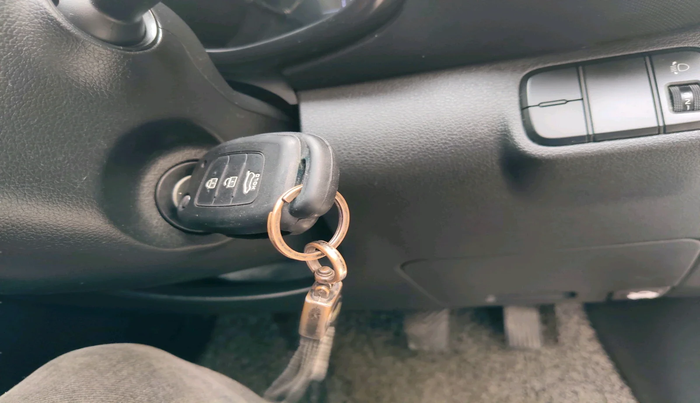 2022 Hyundai VENUE S+ 1.2, Petrol, Manual, 20,300 km, interior