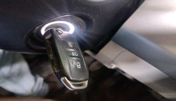 2018 Tata NEXON XM PETROL, Petrol, Manual, 70,488 km, interior