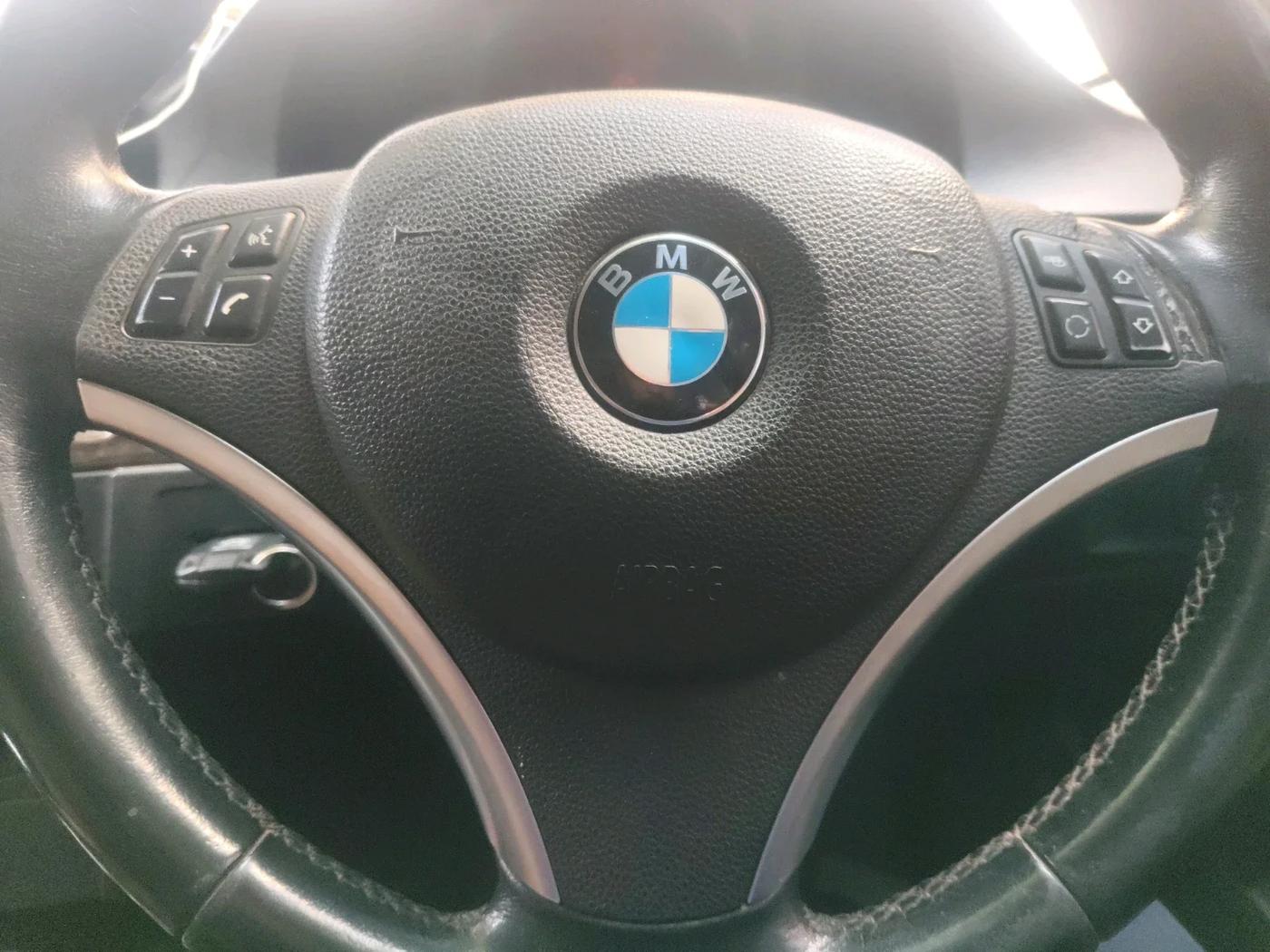 2011 BMW 3 Series 320d, Diesel, Automatic, 1,36,172 km, interior