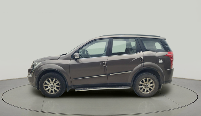 2017 Mahindra XUV500 W10 AT, Diesel, Automatic, 66,051 km, exterior