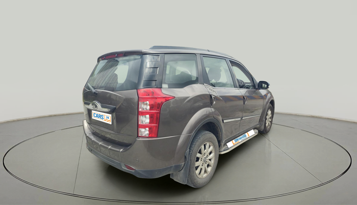 2017 Mahindra XUV500 W10 AT, Diesel, Automatic, 66,051 km, exterior