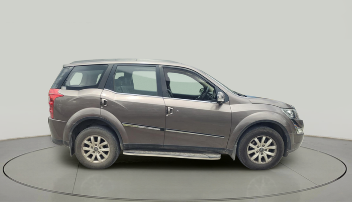 2017 Mahindra XUV500 W10 AT, Diesel, Automatic, 66,051 km, exterior