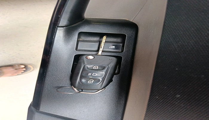 2017 Tata Tiago XZ PETROL, Petrol, Manual, 92,836 km, interior