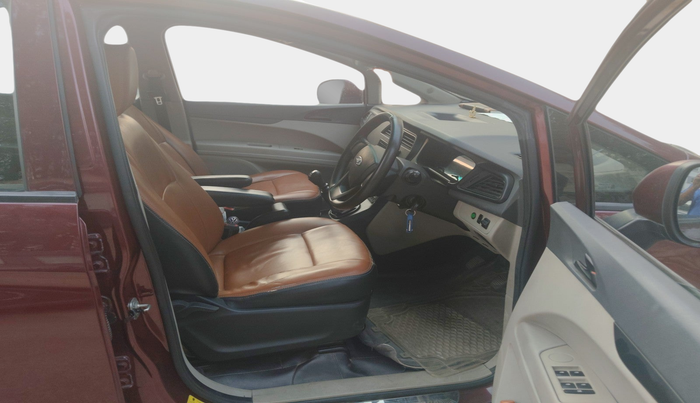 2018 Mahindra MARAZZO M2 7STR, Diesel, Manual, 83,737 km, interior