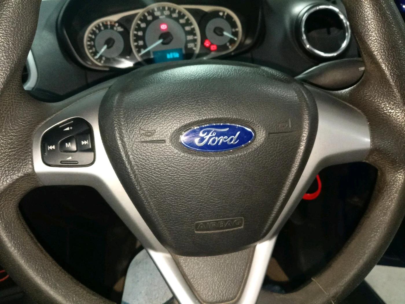2017 Ford New Figo TITANIUM 1.2 PETROL MT, Petrol, Manual, 40,747 km, interior