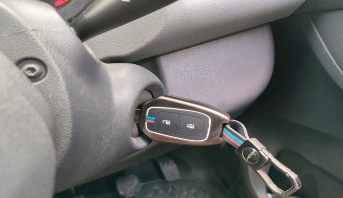 2016 Renault Kwid RXT 0.8, Petrol, Manual, 48,396 km, interior