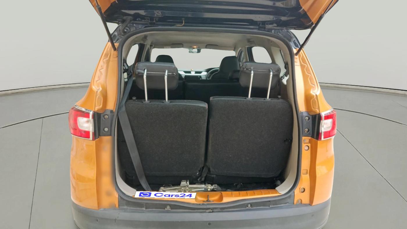 2022 Renault TRIBER RXZ DUAL TONE, Petrol, Manual, 21,190 km, exterior