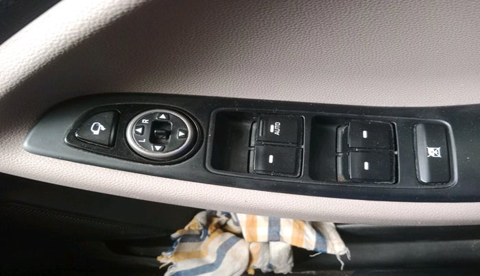 2015 Hyundai Elite i20 SPORTZ 1.2 (O), Petrol, Manual, 59,979 km, interior