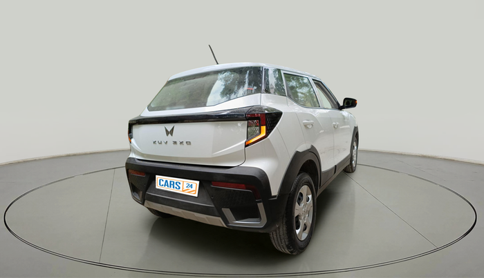 2024 Mahindra XUV 3XO MX2 Pro 1.2 L TCMPFI AT, Petrol, Automatic, 4,983 km, exterior