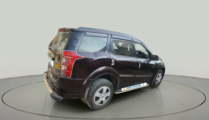 2016 Mahindra XUV500 W4, Diesel, Manual, 1,43,599 km, exterior