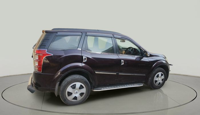 2016 Mahindra XUV500 W4, Diesel, Manual, 1,43,599 km, exterior