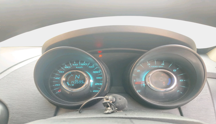 2016 Mahindra XUV500 W4, Diesel, Manual, 1,43,599 km, interior