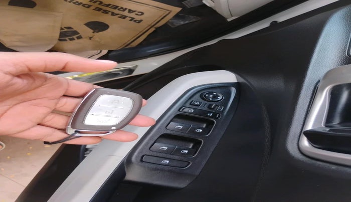 2024 Hyundai VENUE SX 1.2 PETROL, Petrol, Manual, 10,679 km, interior