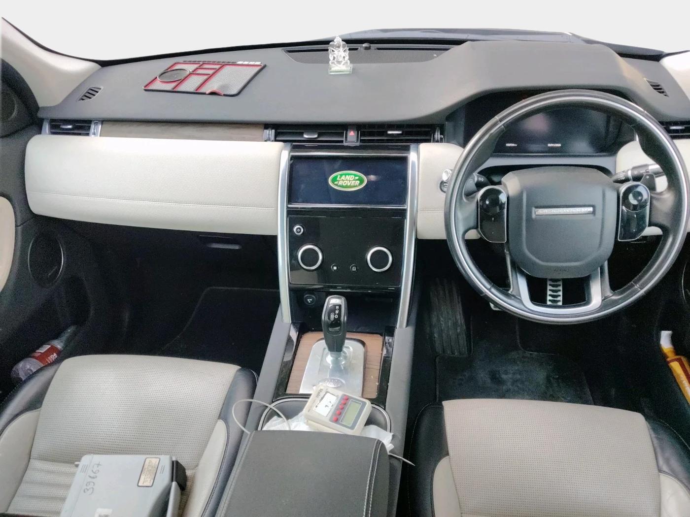 2020 Landrover DISCOVERY SPORT SE R-DYNAMIC 2.0 DIESEL, Diesel, Automatic, 1,34,820 km, interior