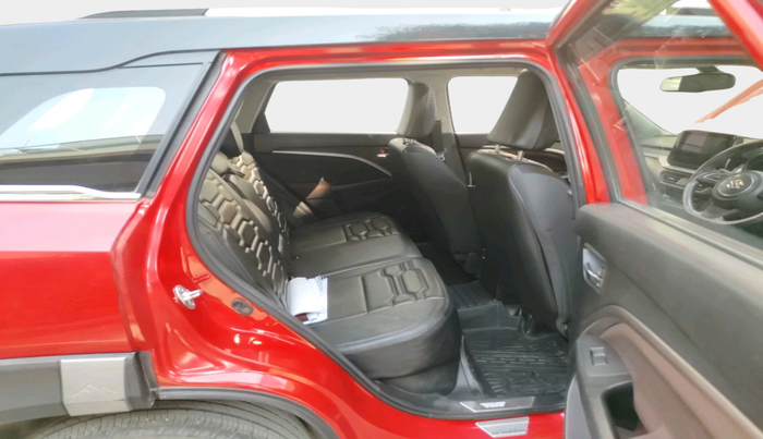 2022 Maruti BREZZA ZXI + SMART HYBRID DUAL TONE, Petrol, Manual, 15,613 km, interior