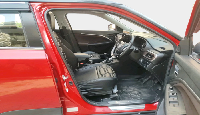 2022 Maruti BREZZA ZXI + SMART HYBRID DUAL TONE, Petrol, Manual, 15,613 km, interior