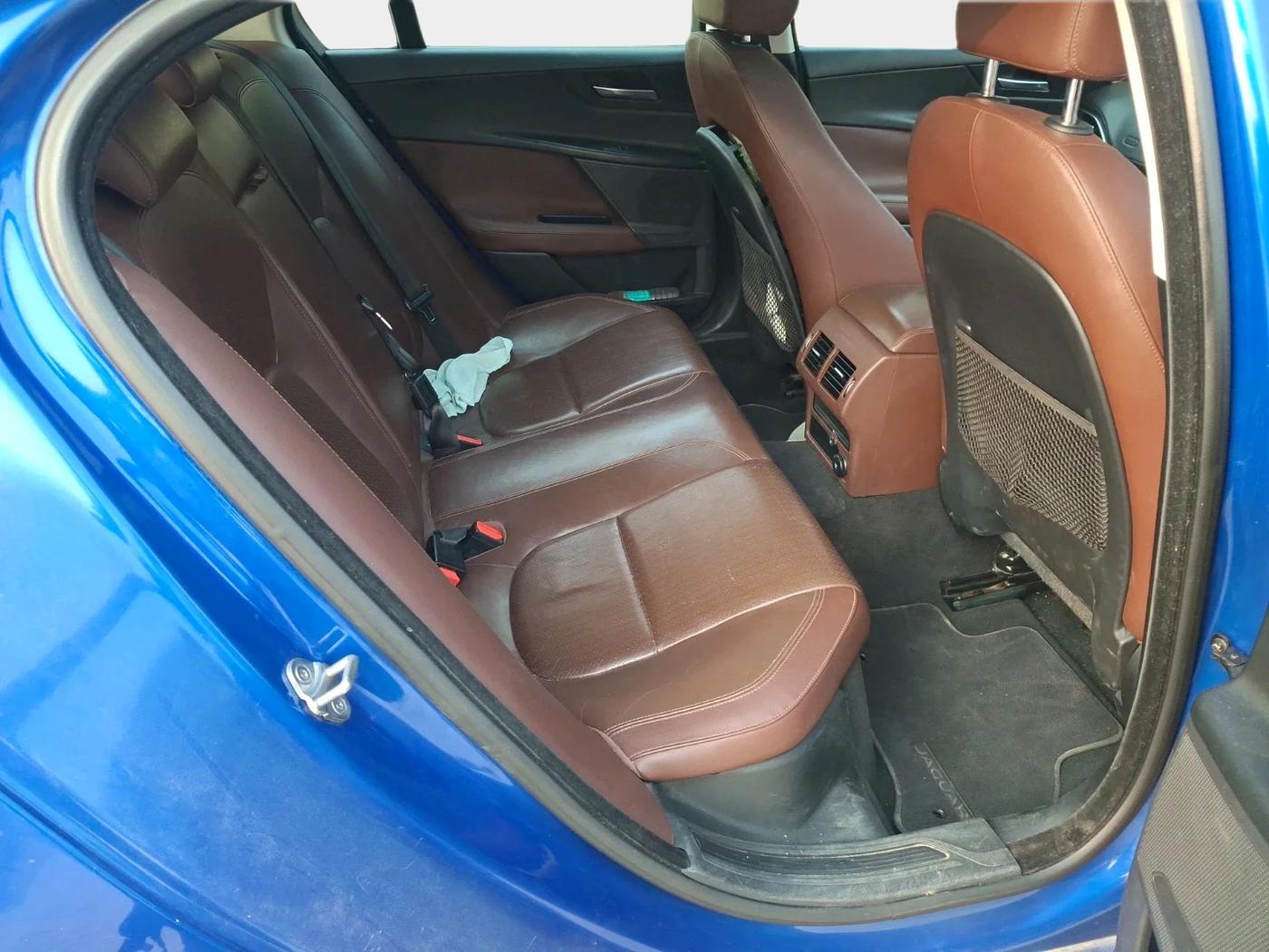 2018 Jaguar XE PORTFOLIO DIESEL, Diesel, Automatic, 37,888 km, interior