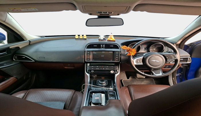 2018 Jaguar XE PORTFOLIO DIESEL, Diesel, Automatic, 37,888 km, interior