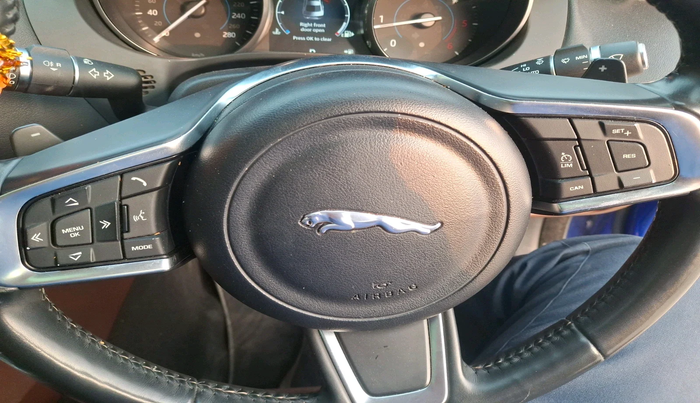 2018 Jaguar XE PORTFOLIO DIESEL, Diesel, Automatic, 37,888 km, interior