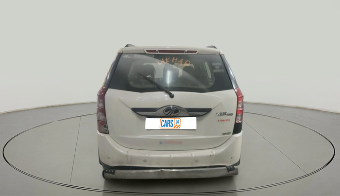 2016 Mahindra XUV500 W10, Diesel, Manual, 1,40,874 km, exterior