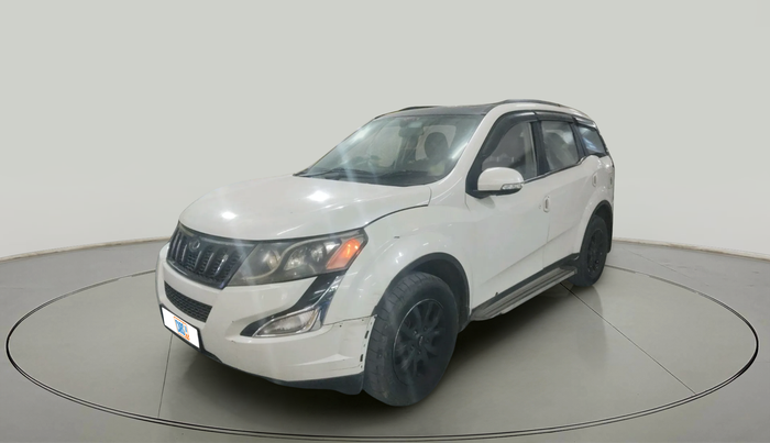 2016 Mahindra XUV500 W10, Diesel, Manual, 1,40,874 km, exterior