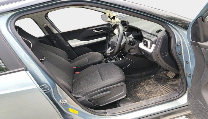 2023 Tata PUNCH CREATIVE AMT 1.2 RTN DUAL TONE, Petrol, Automatic, 25,989 km, interior