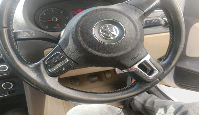 2012 Volkswagen Vento HIGHLINE DIESEL 1.6, Diesel, Manual, 1,32,490 km, interior