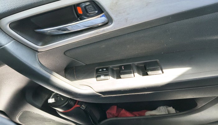 2017 Maruti Vitara Brezza ZDI, Diesel, Manual, 1,33,022 km, interior