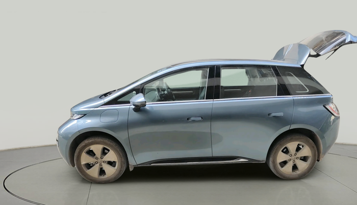 2025 MG Windsor EV Essence, Electric, Automatic, 9,089 km, exterior