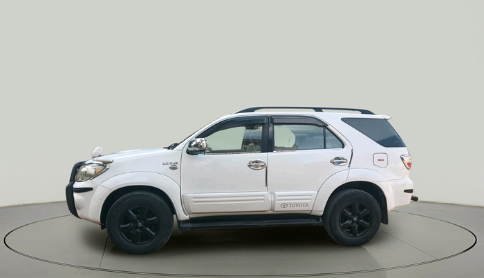 2011 Toyota Fortuner 3.0 4X4 MT, Diesel, Manual, 1,39,797 km, exterior