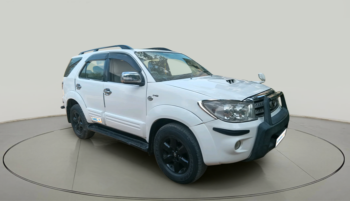 2011 Toyota Fortuner 3.0 4X4 MT, Diesel, Manual, 1,39,797 km, exterior