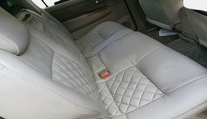 2011 Toyota Fortuner 3.0 4X4 MT, Diesel, Manual, 1,39,797 km, interior