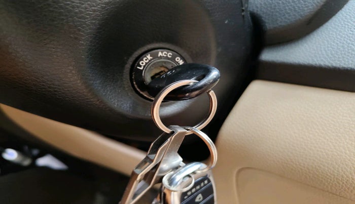 2012 Hyundai Eon MAGNA +, Petrol, Manual, 1,06,318 km, interior