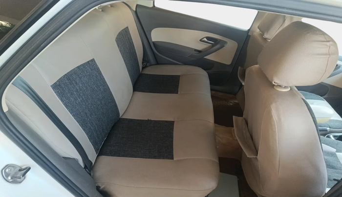 2011 Volkswagen Vento HIGHLINE 1.6 MPI, Petrol, Manual, 1,59,020 km, interior