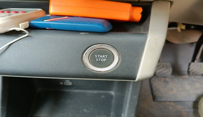 2023 Renault TRIBER RXZ, Petrol, Manual, 42,433 km, interior