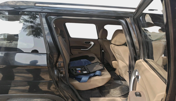 2019 Mahindra TUV300 T8, Diesel, Manual, 1,28,291 km, interior