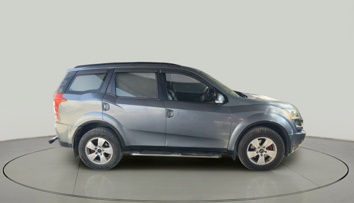 2014 Mahindra XUV500 W8, Diesel, Manual, 1,00,389 km, exterior