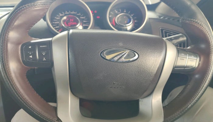 2014 Mahindra XUV500 W8, Diesel, Manual, 1,00,389 km, interior