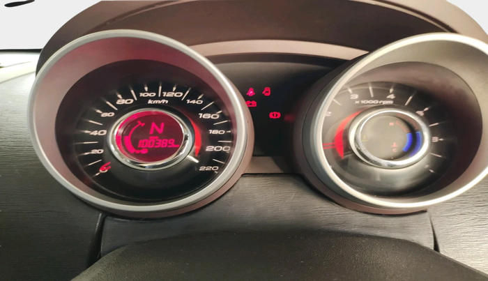 2014 Mahindra XUV500 W8, Diesel, Manual, 1,00,389 km, interior