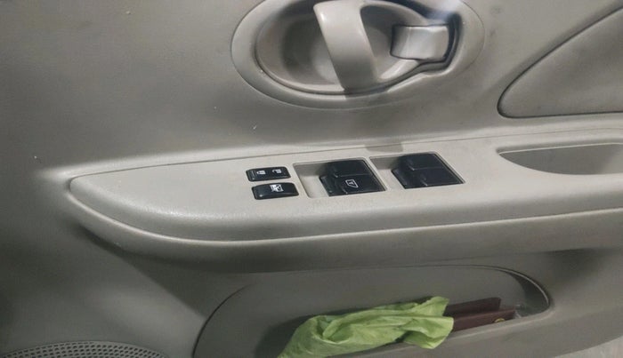 2011 Nissan Micra XV DIESEL, Diesel, Manual, 1,51,524 km, interior