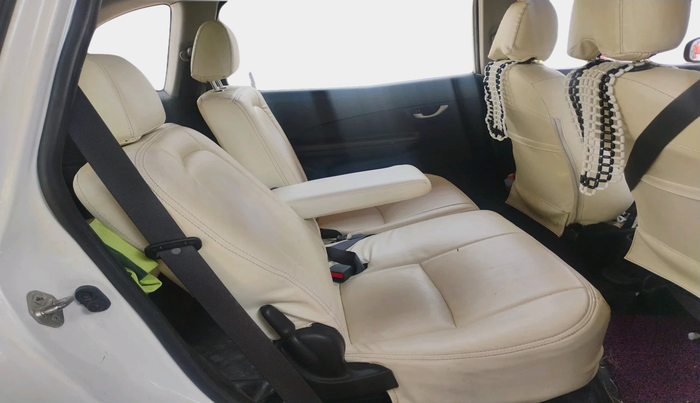 2017 Honda BR-V 1.5L I- DTEC V, Diesel, Manual, 1,21,032 km, interior