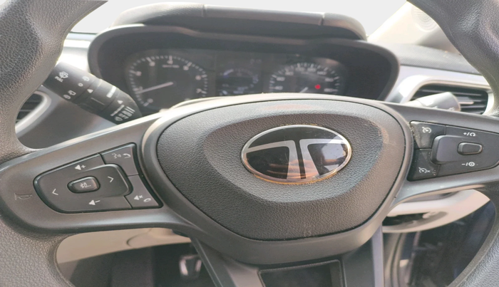 2024 Tata ALTROZ XZ DIESEL, Diesel, Manual, 40,020 km, interior
